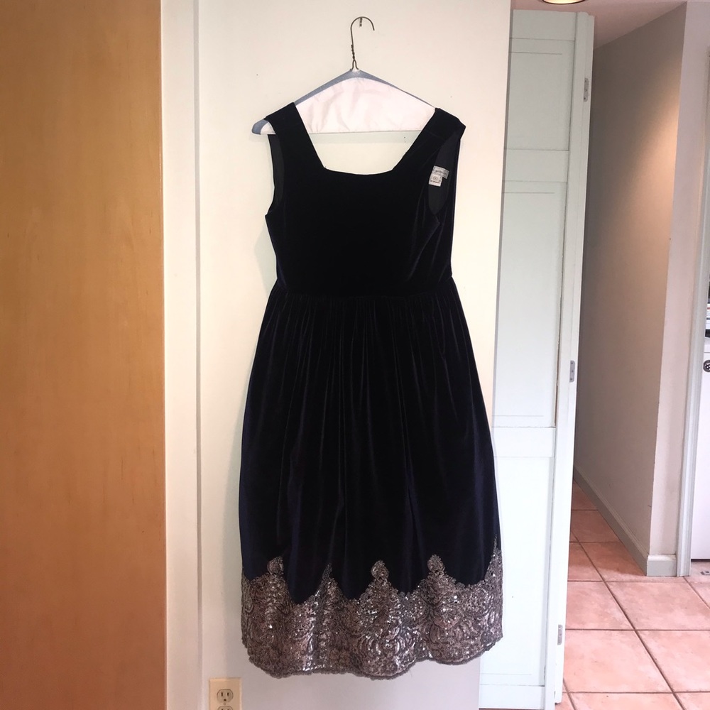 Isabel Garreton beautiful girls dress